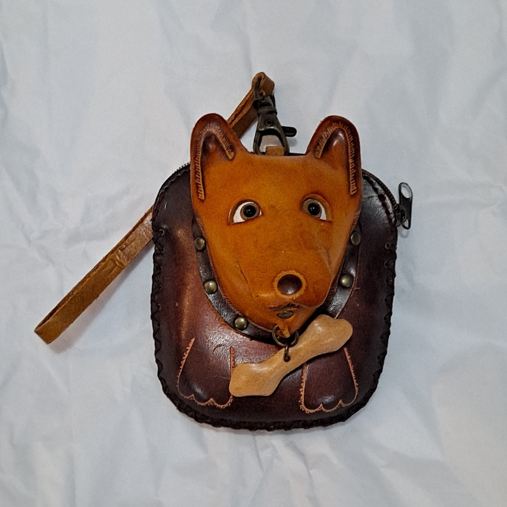 Dog shaped leather hand crafted wristlet coin purse. EUC - Picture 11 of 12